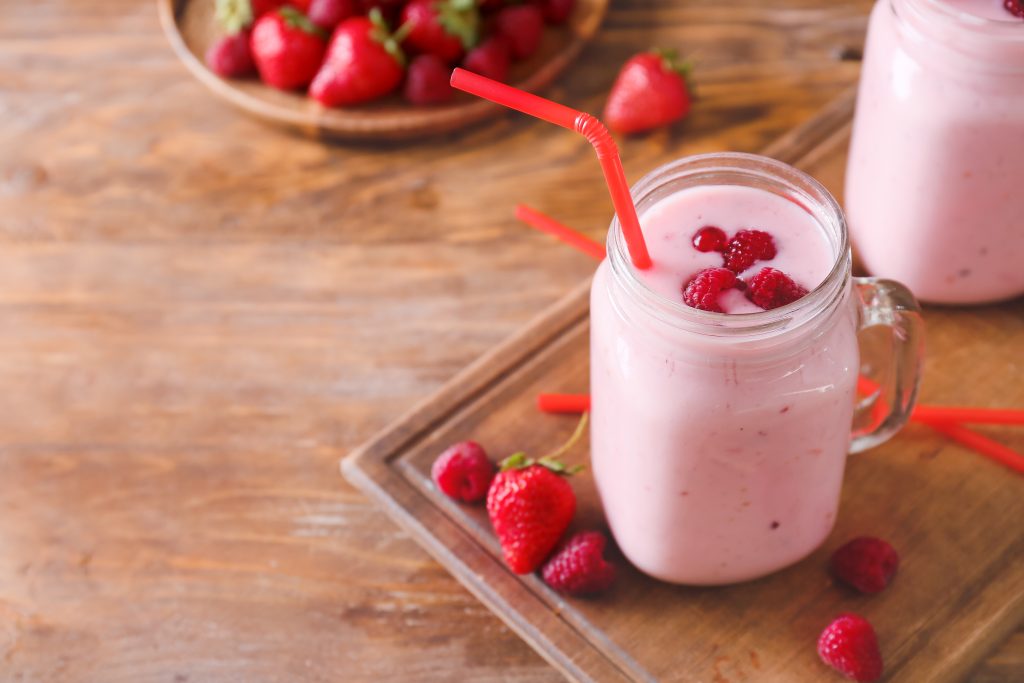 Receta de smoothie de frutos rojos rico en antioxidantes